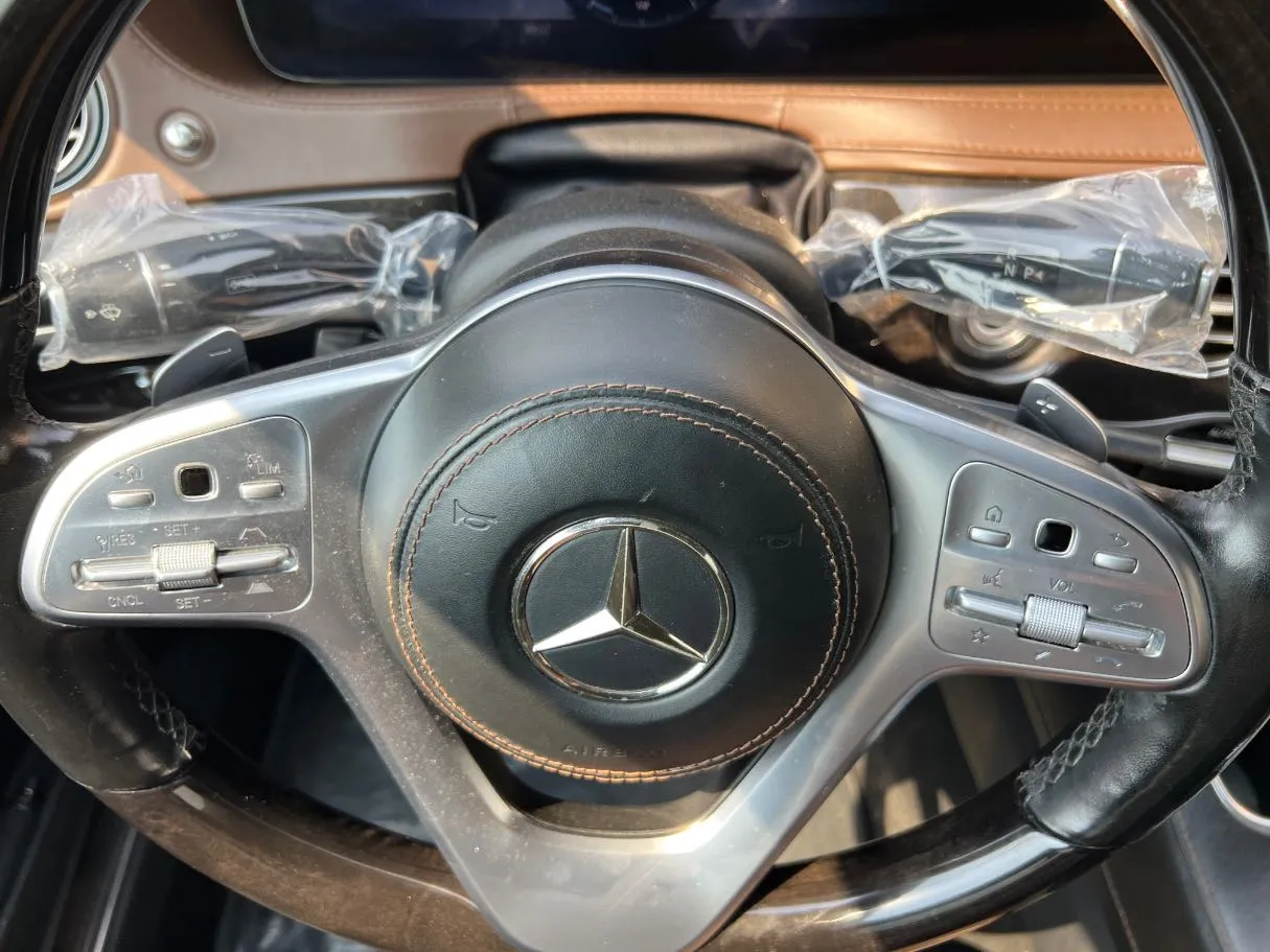 Car image 25