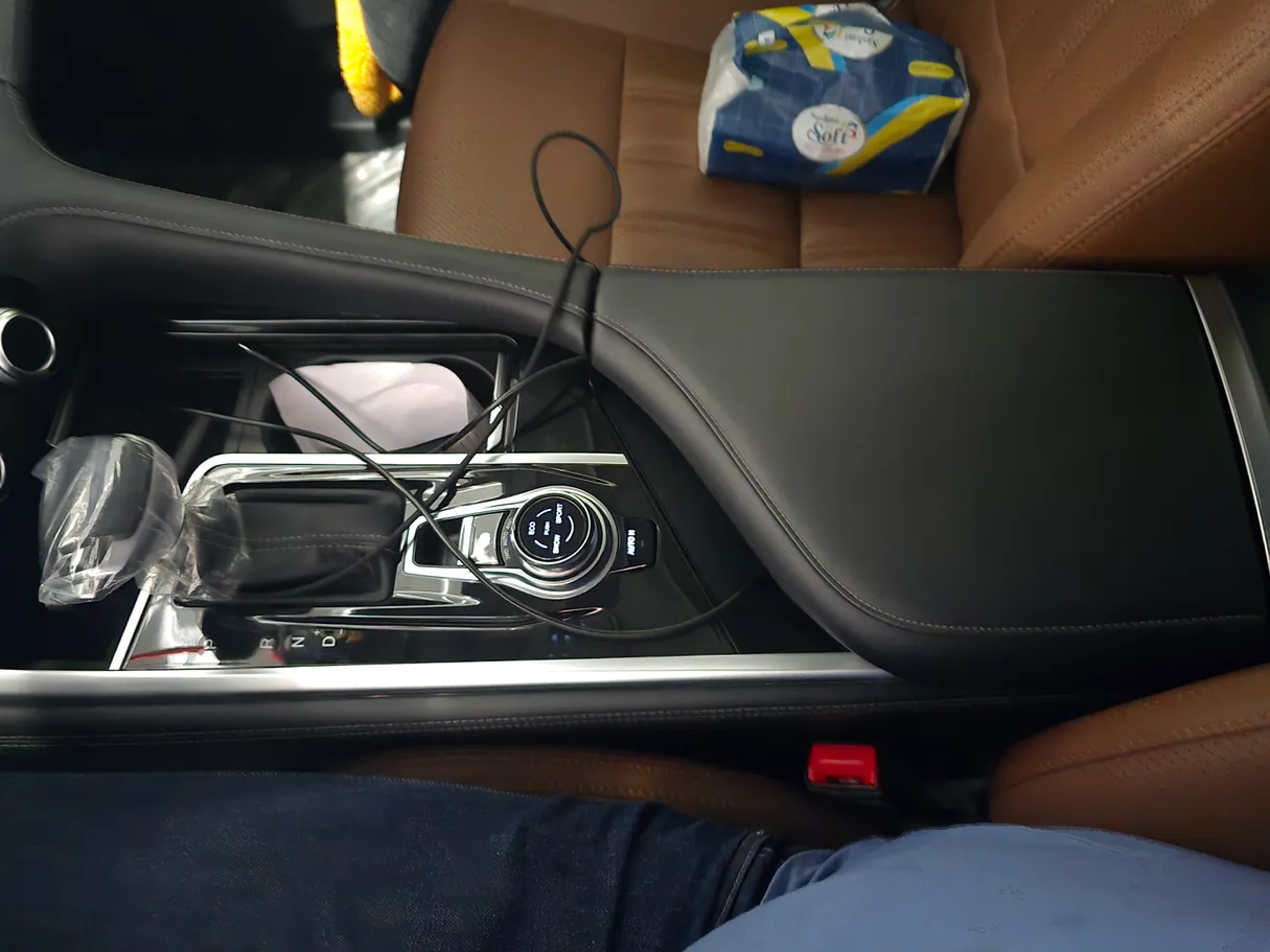 Car image 7