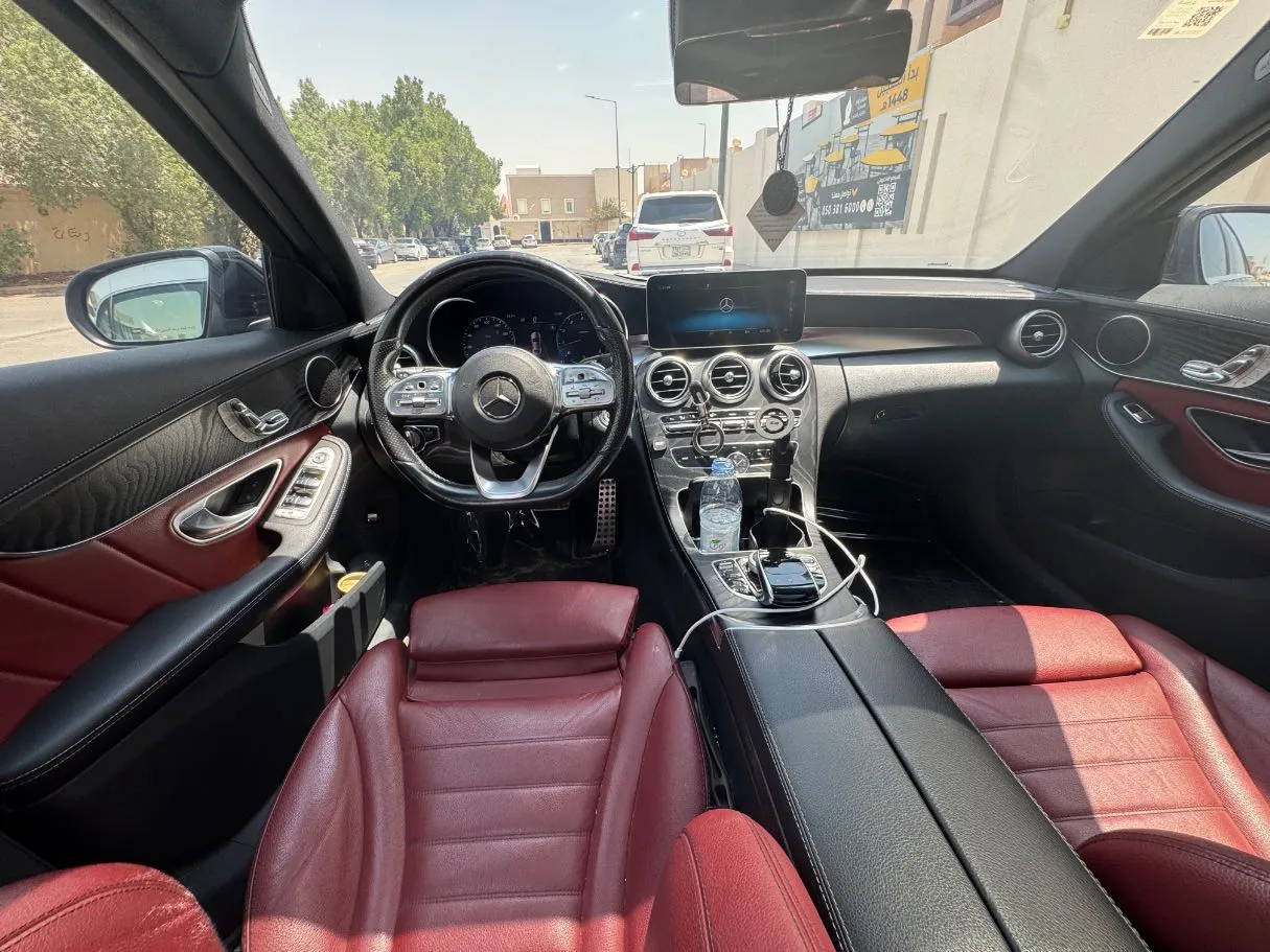 Car image 13