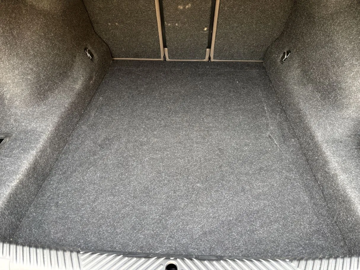 Car image 29