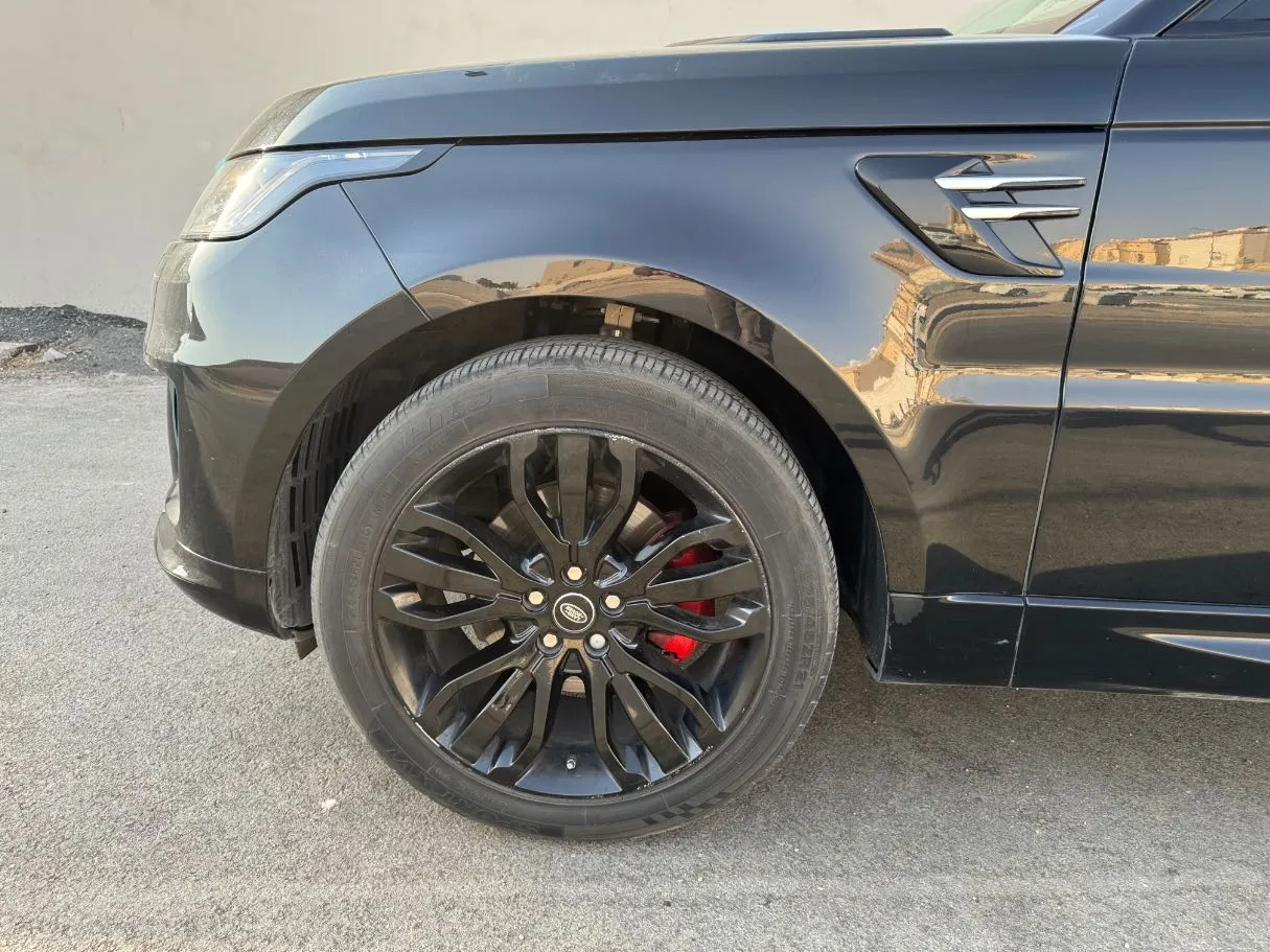 Car image 8
