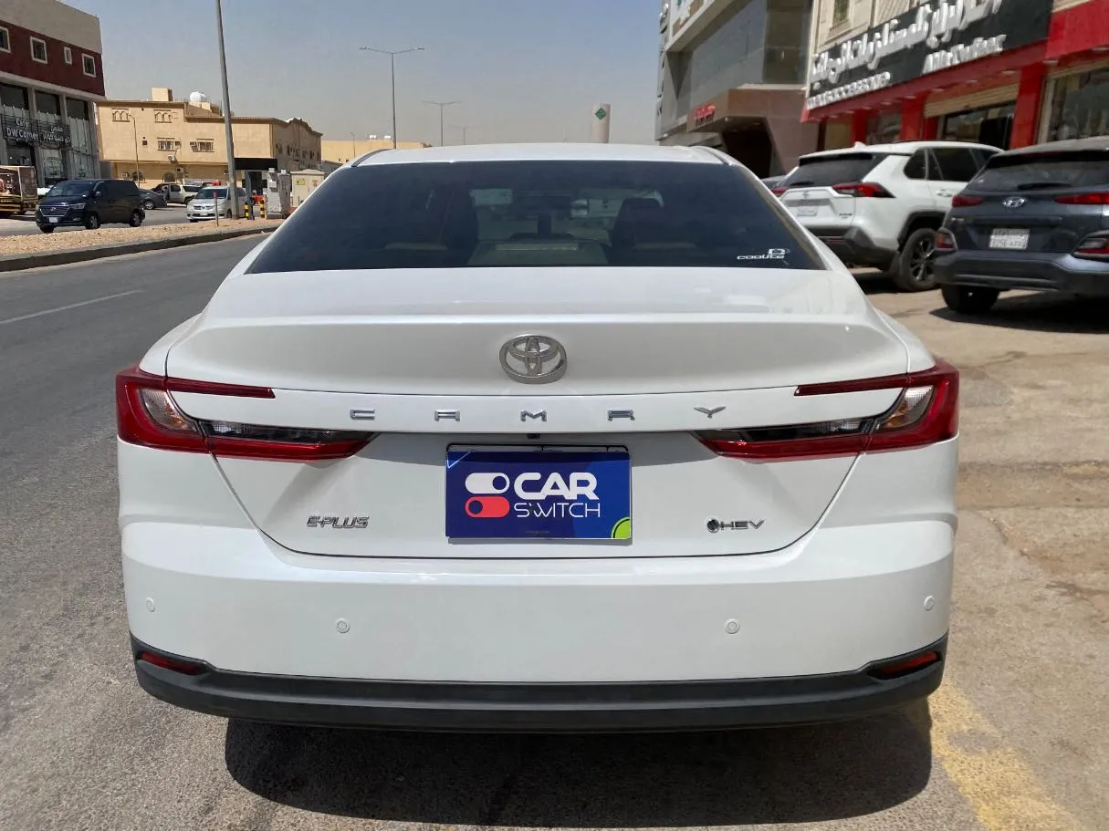 Car image 6