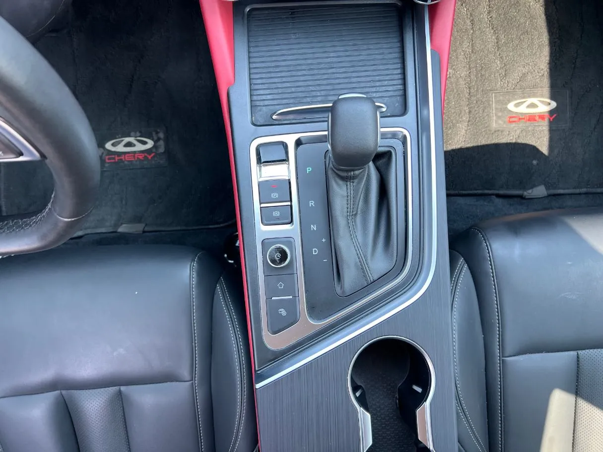 Car image 16