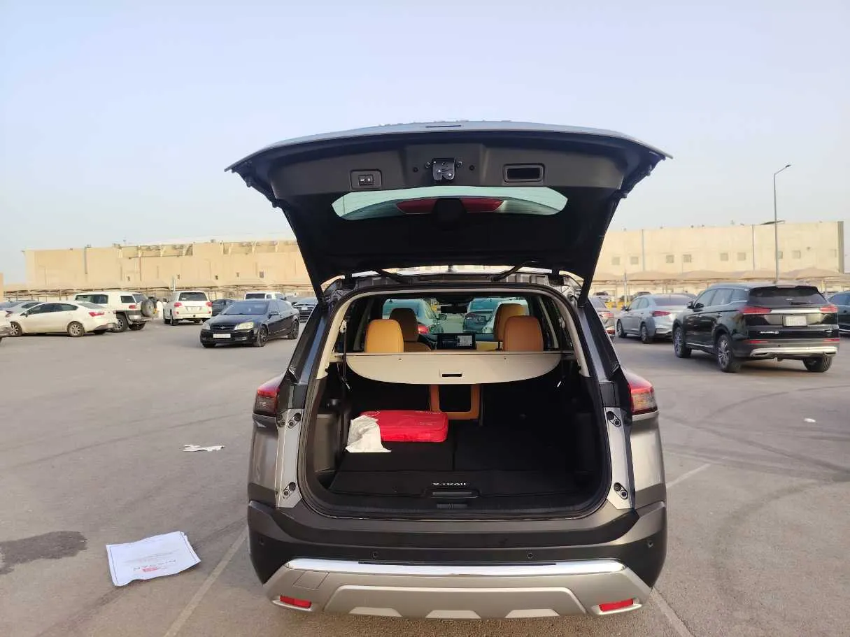 Car image 20