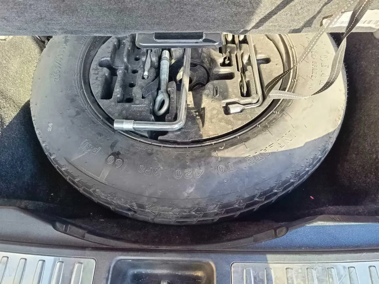 Car image 39