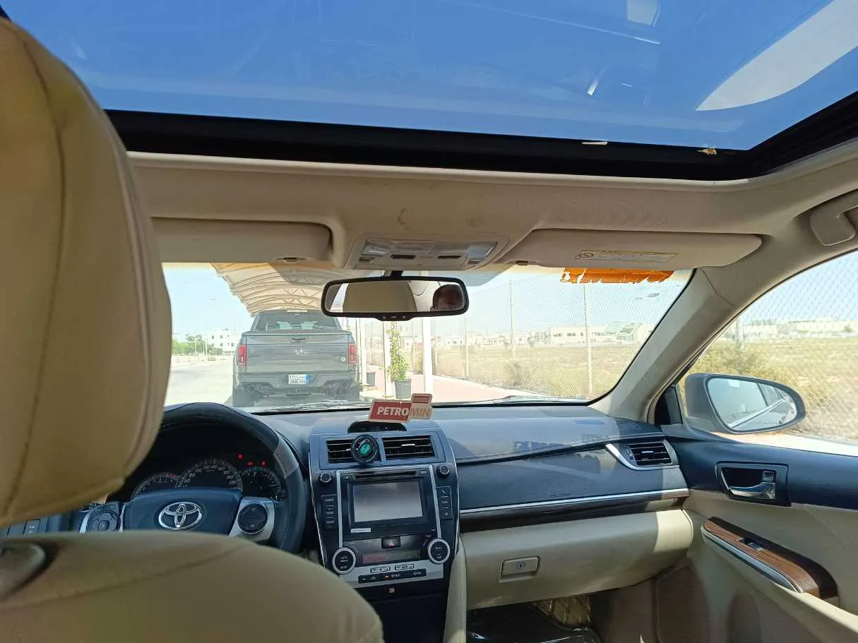 Car image 20