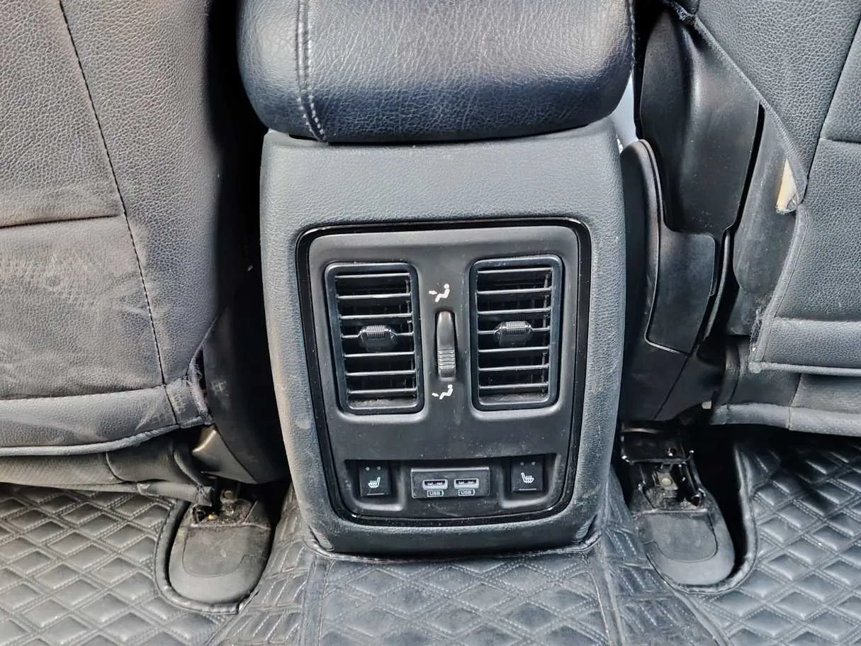 Car image 29