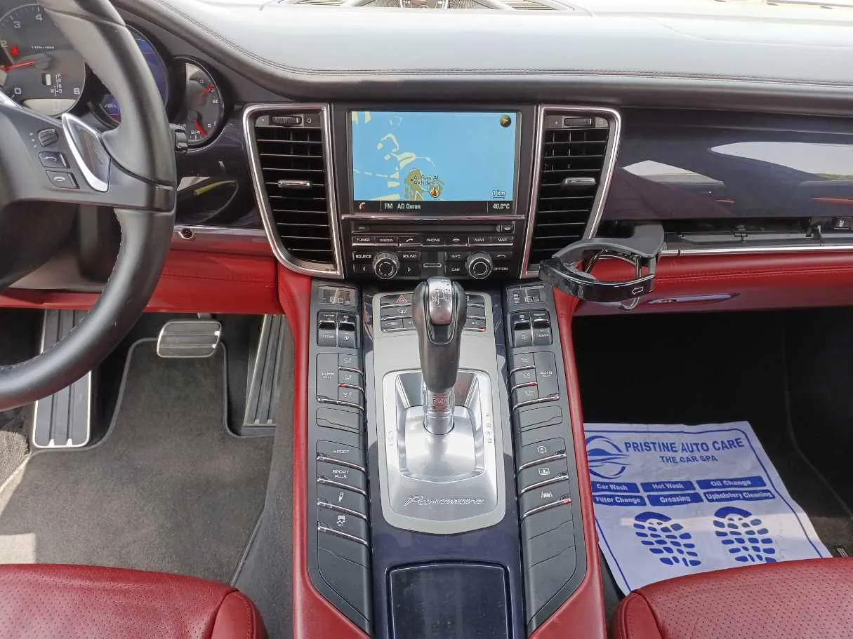 Car image 15