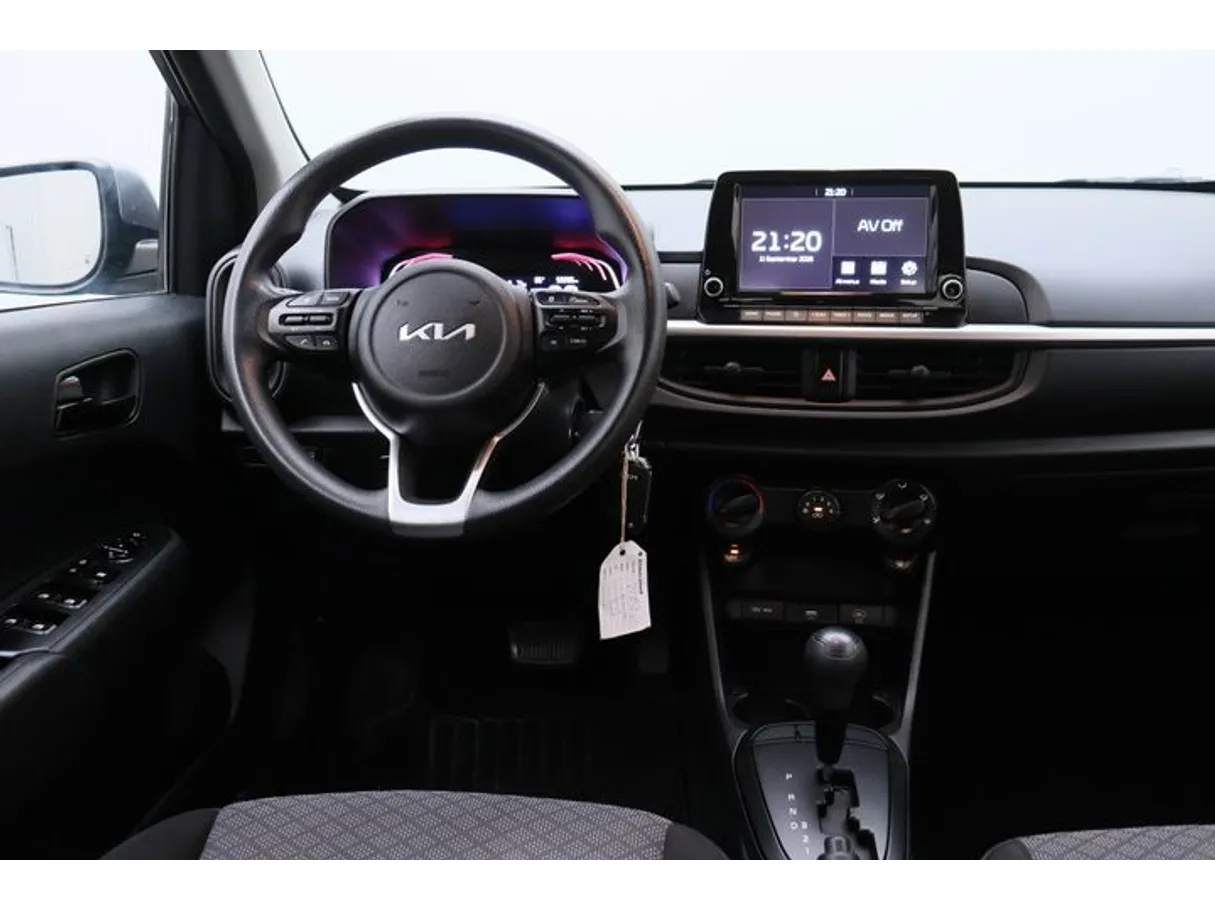 Car image 15