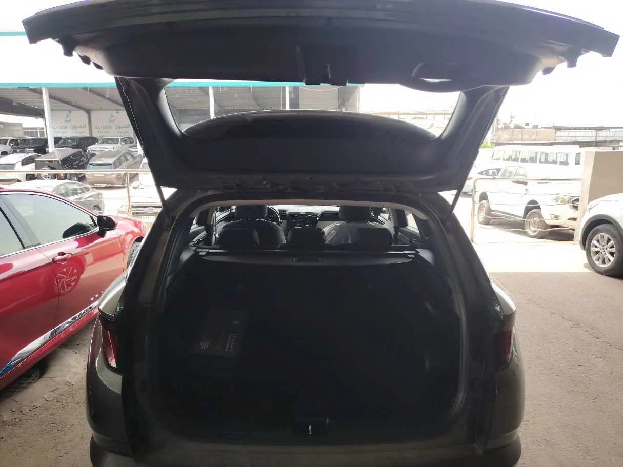 Car image 29