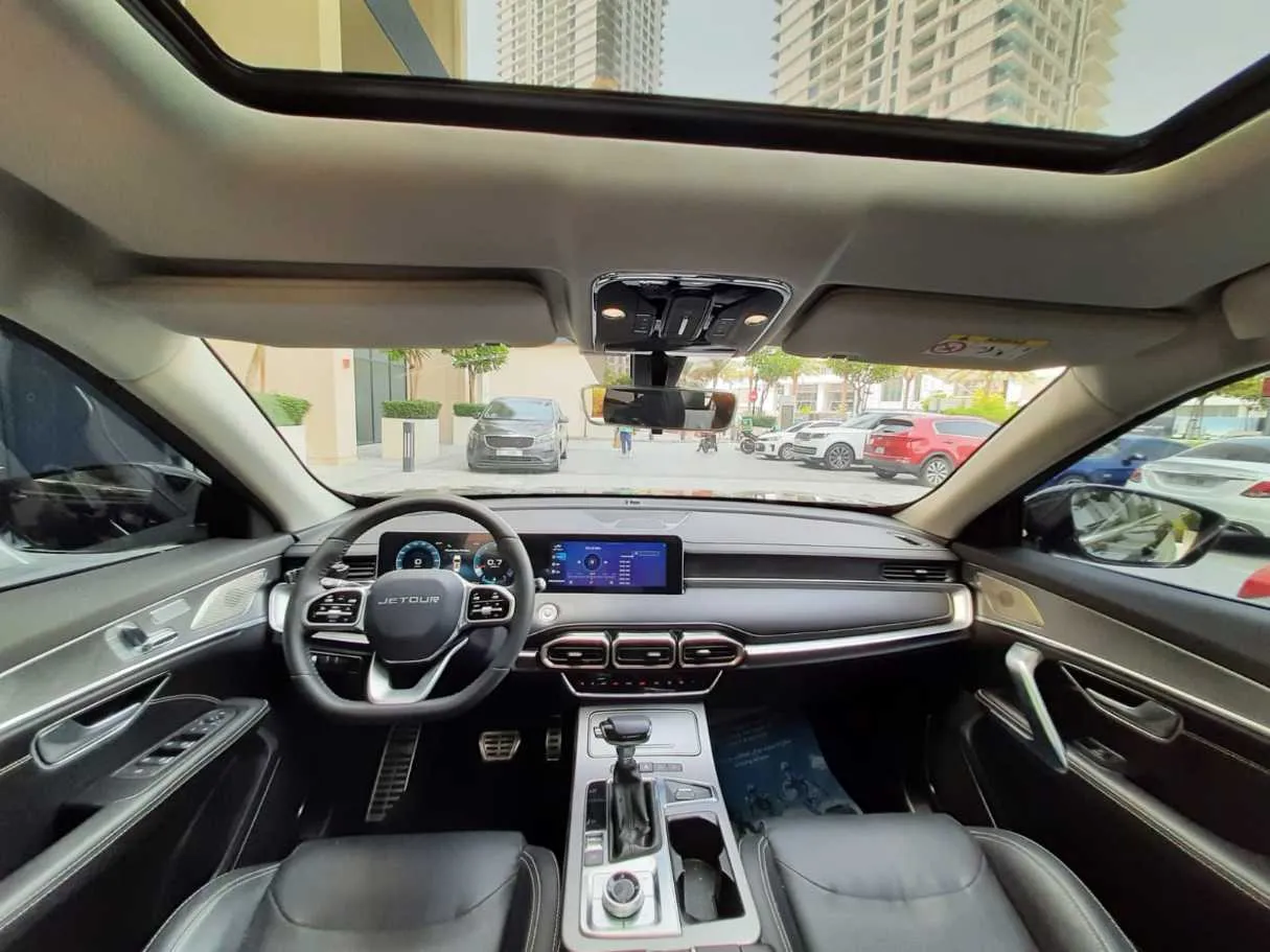 Car image 14