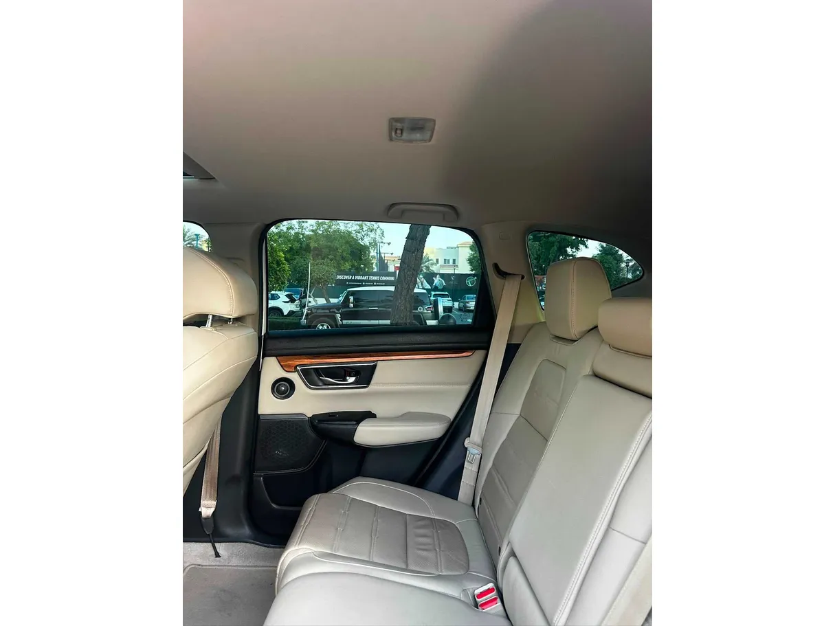 Car image 26