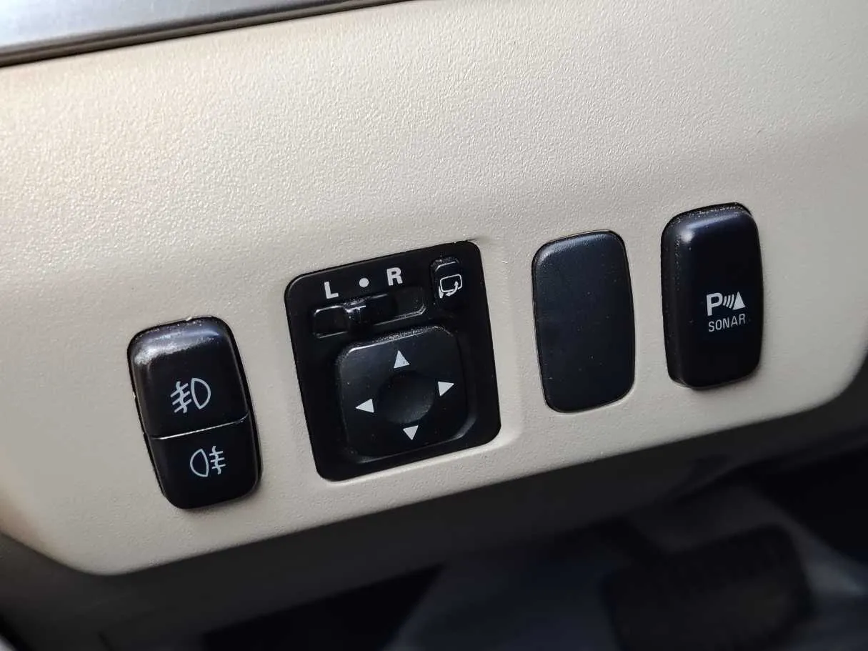 Car image 28