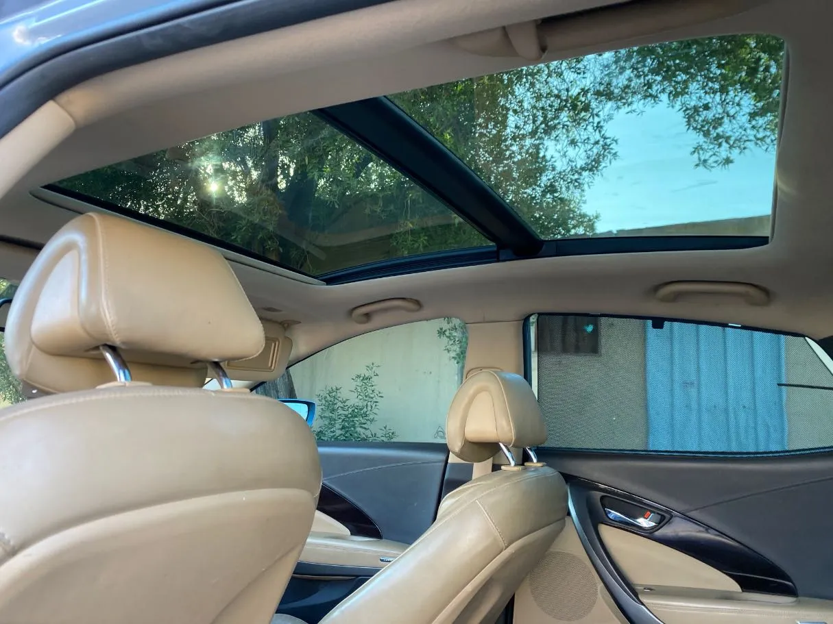 Car image 14