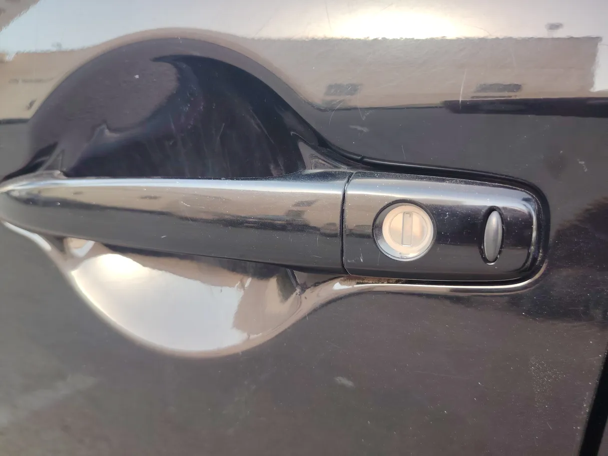 Car image 26