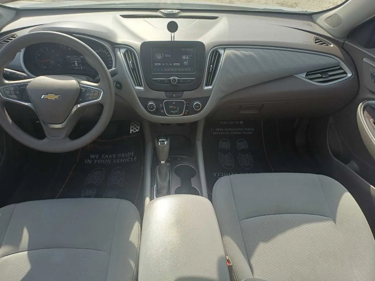 Car image 15