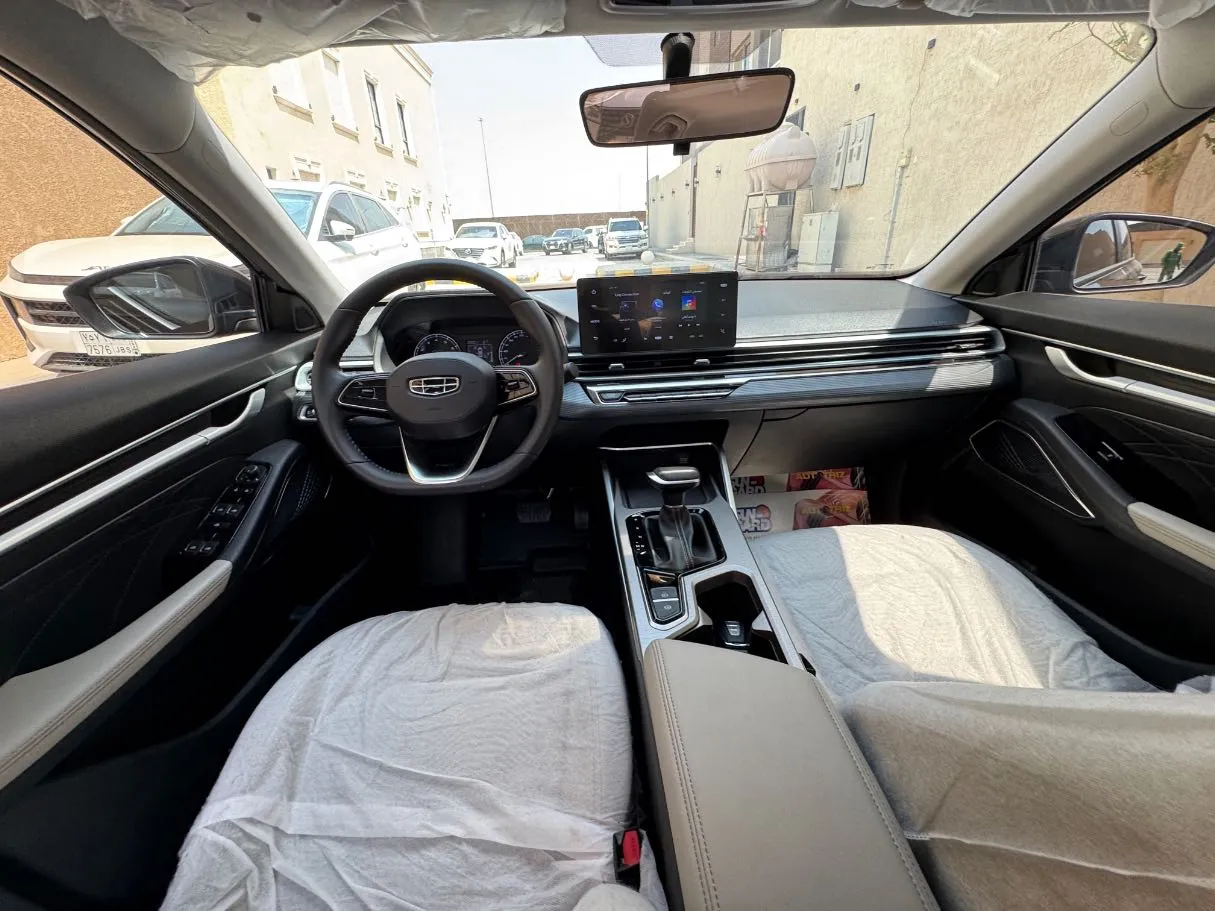 Car image 15