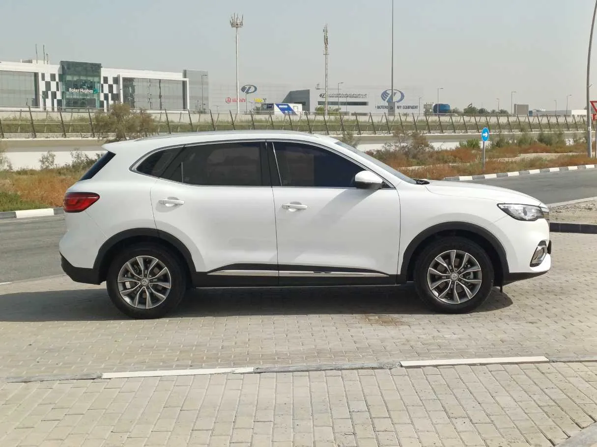 Car image 8