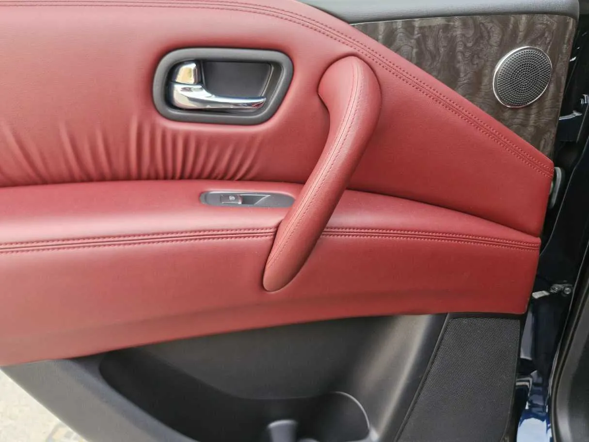 Car image 23