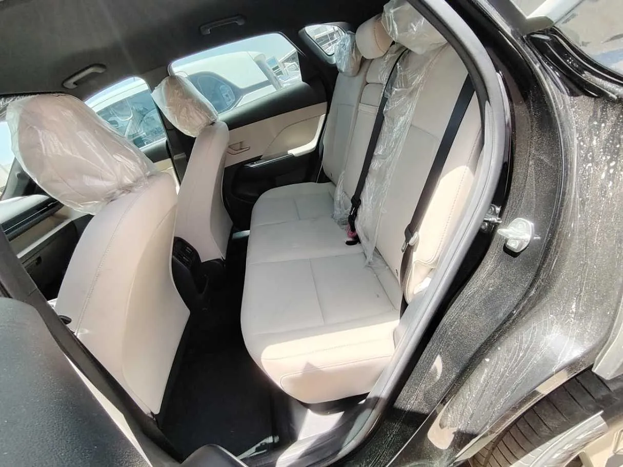 Car image 18