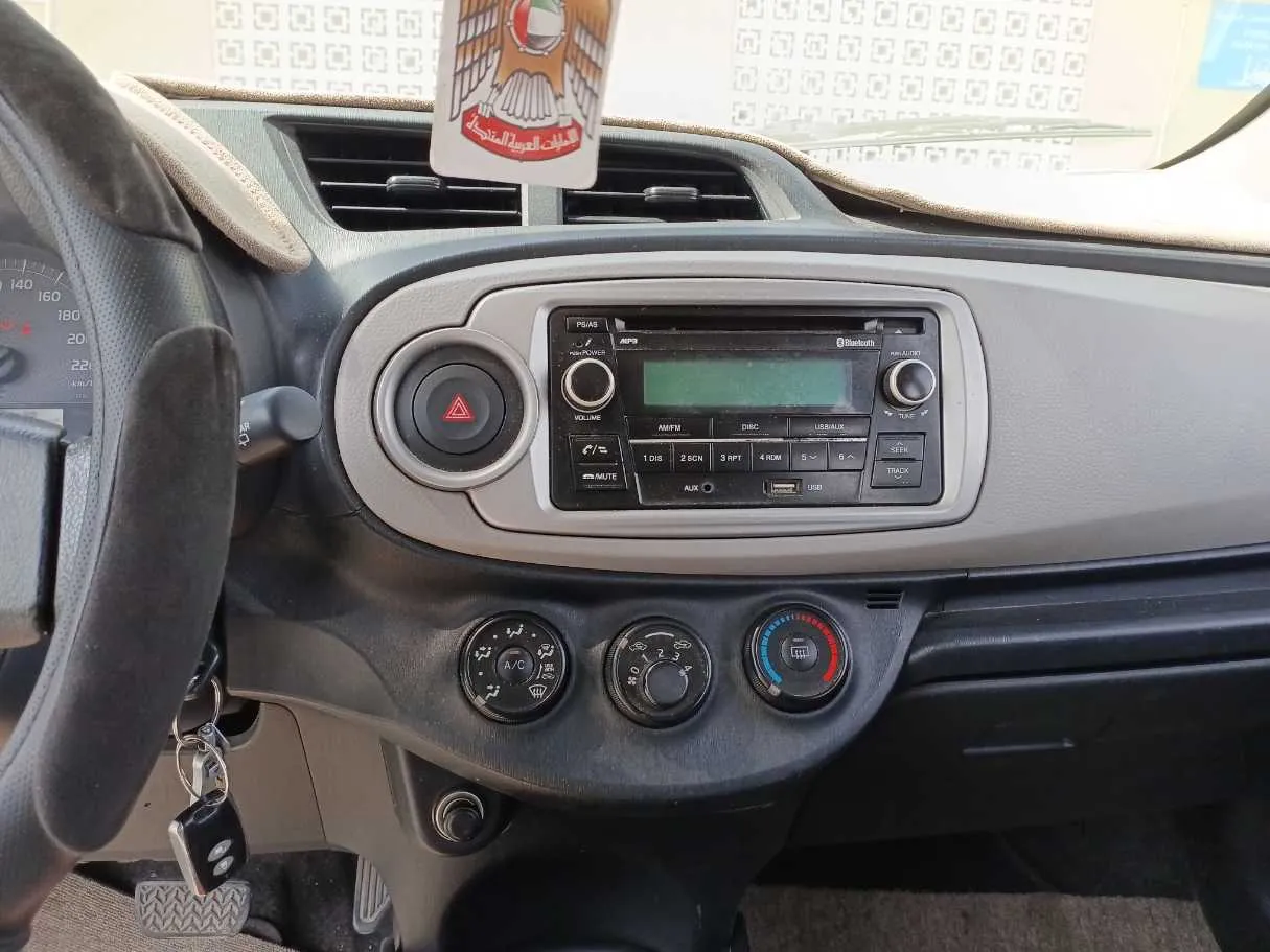 Car image 16