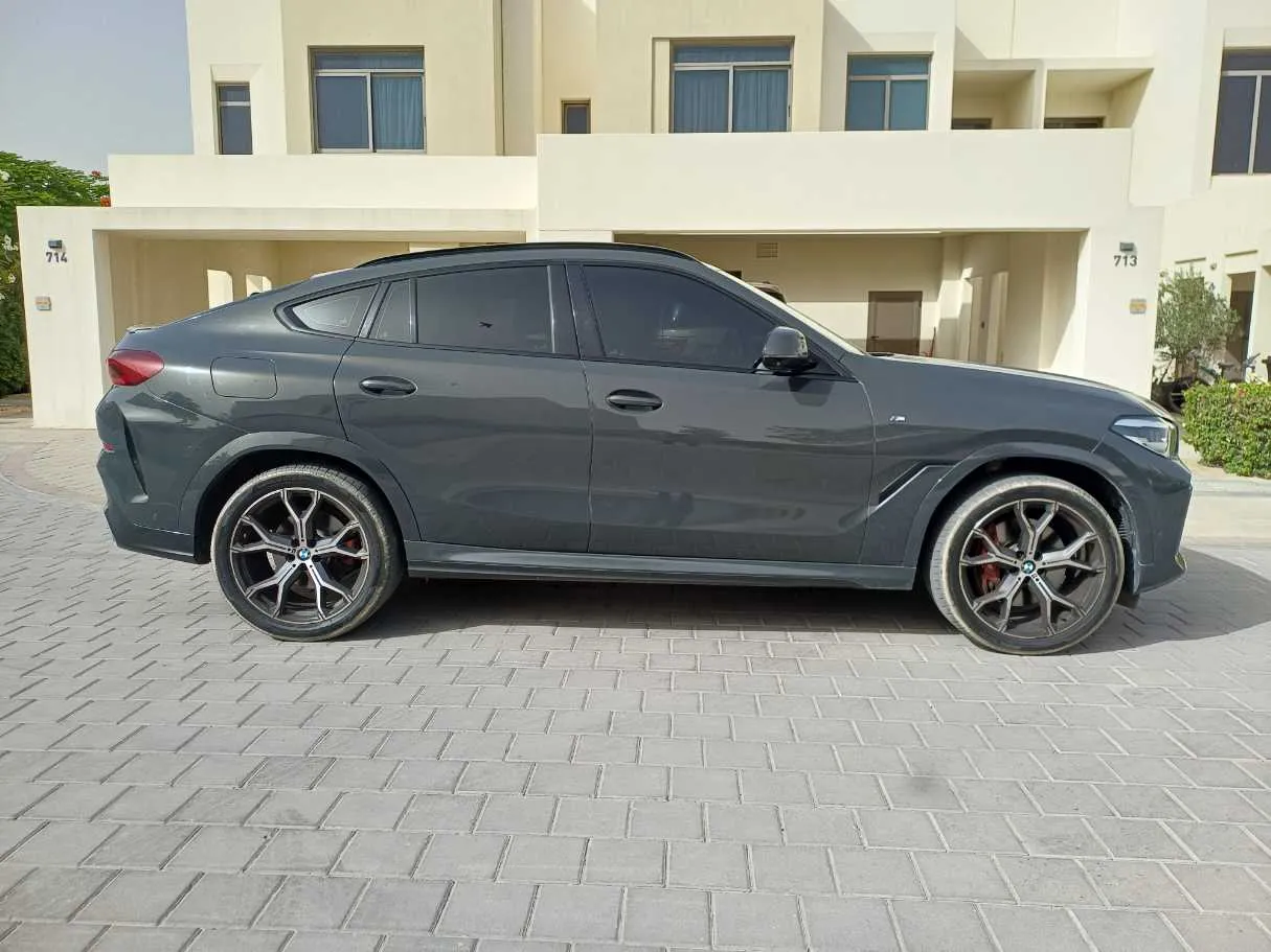 Car image 8