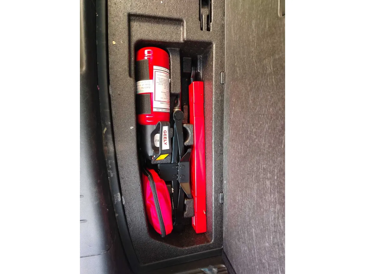 Car image 38