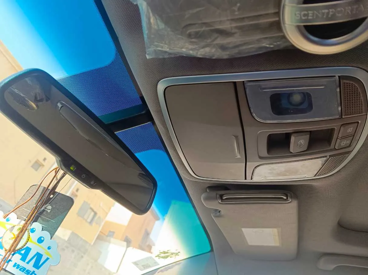 Car image 23