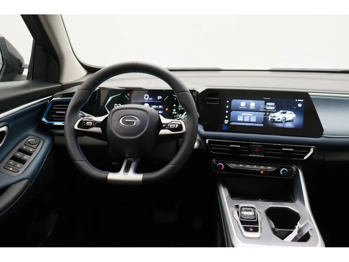 Car image 15