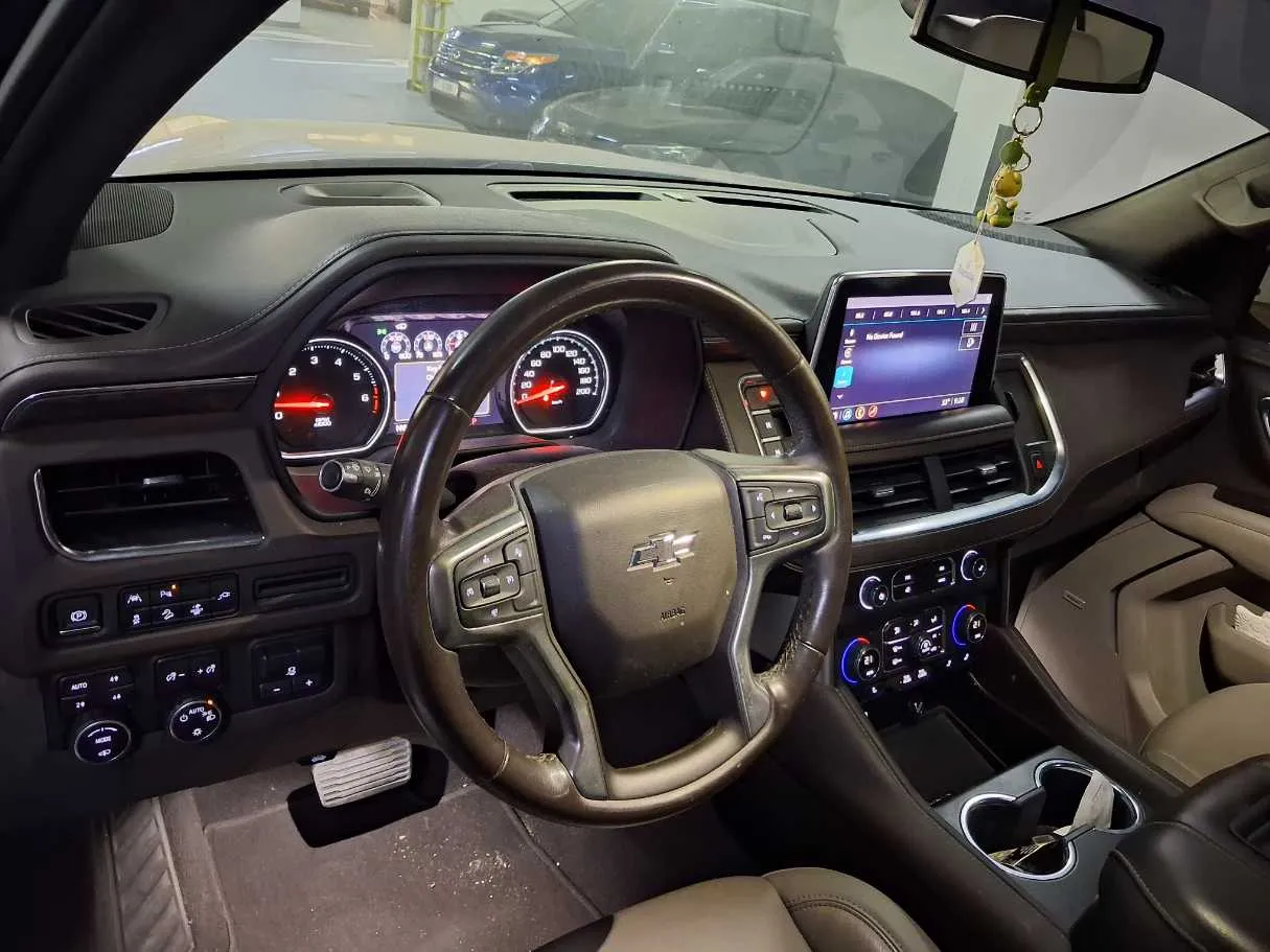 Car image 11