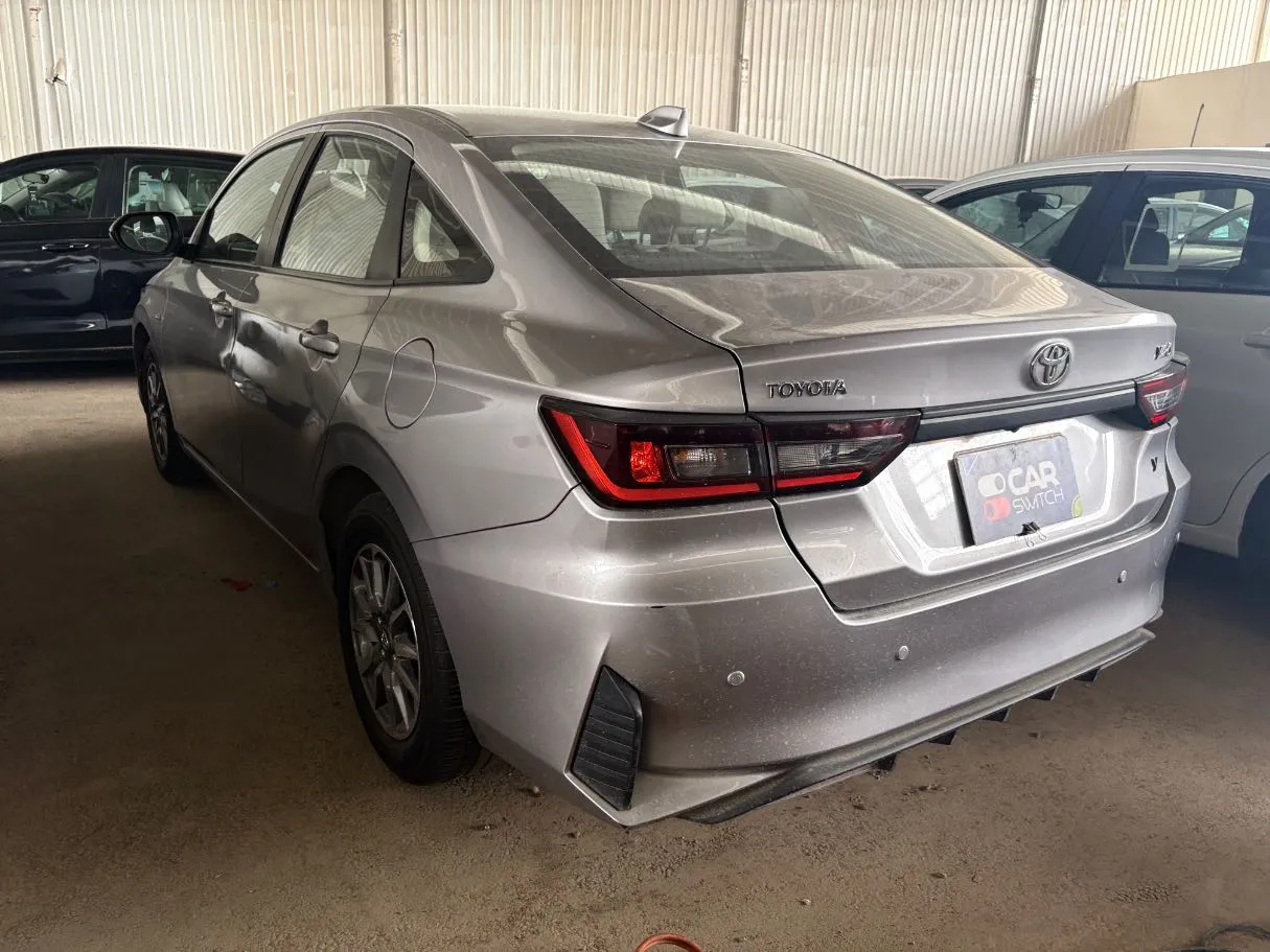 Car image 5