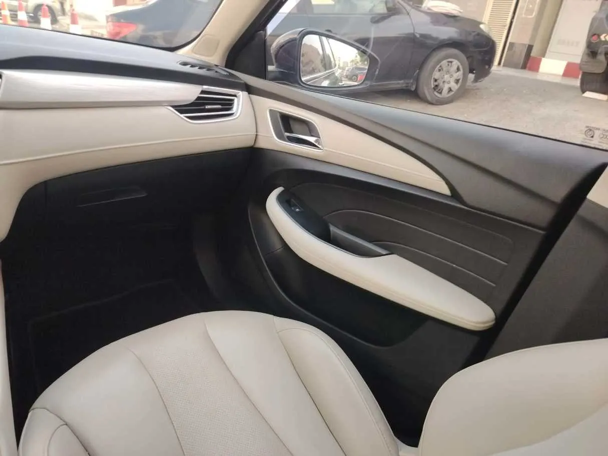Car image 33