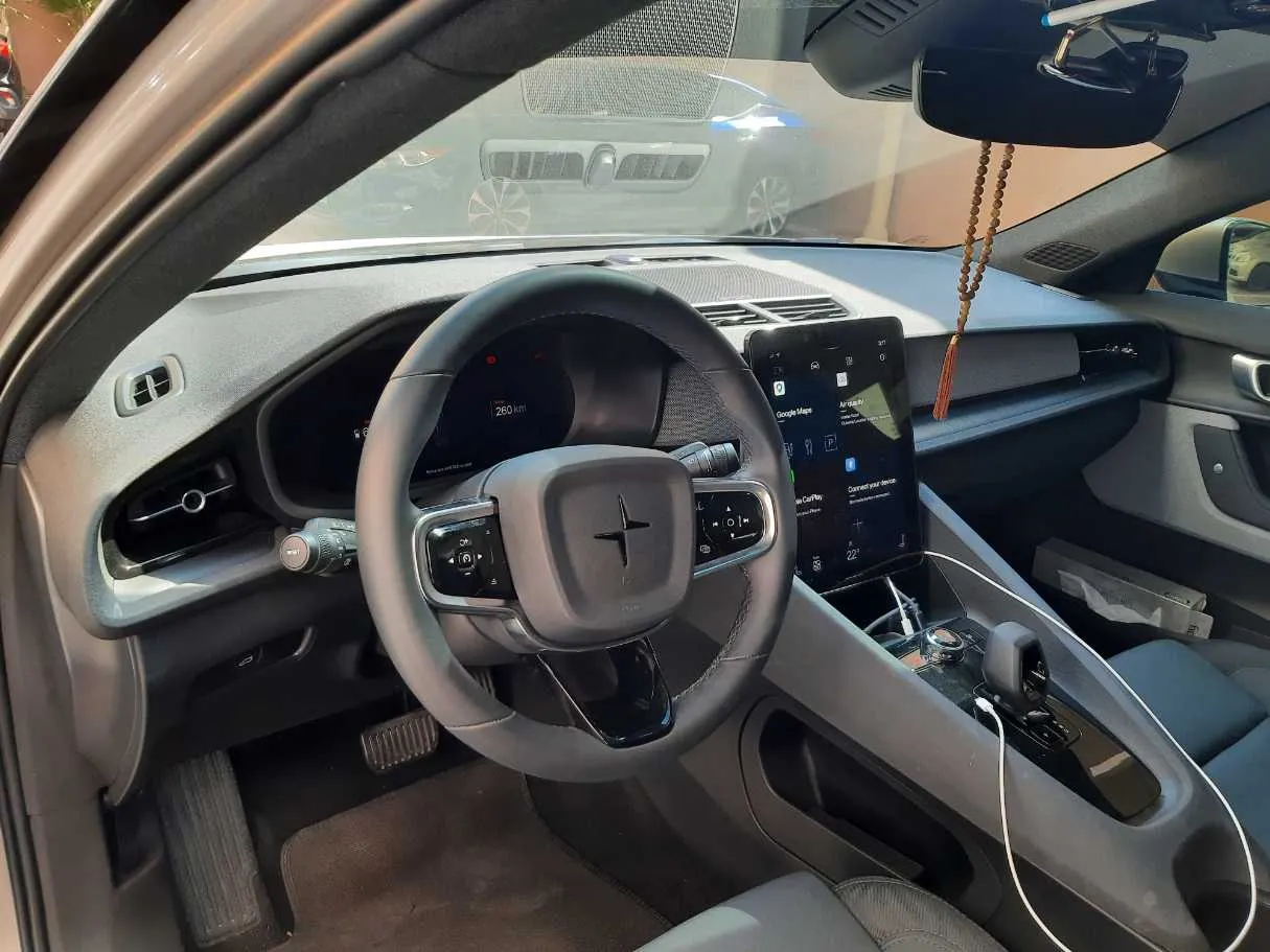 Car image 11