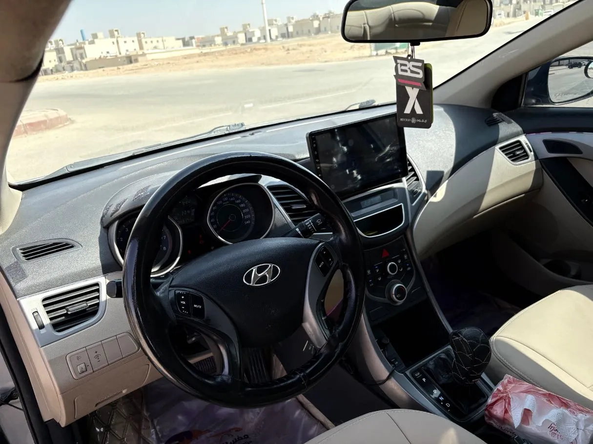 Car image 11