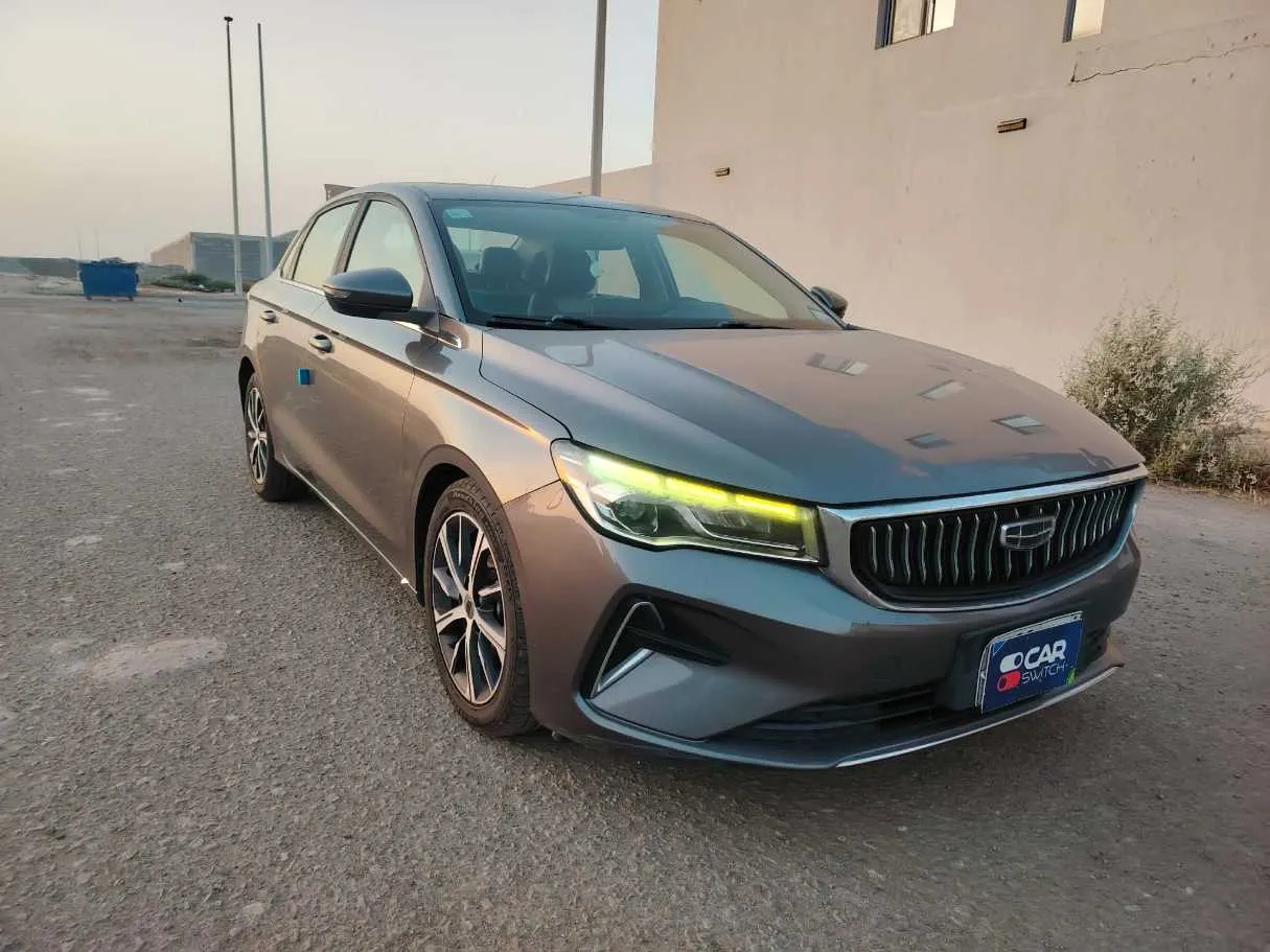 Car image 3