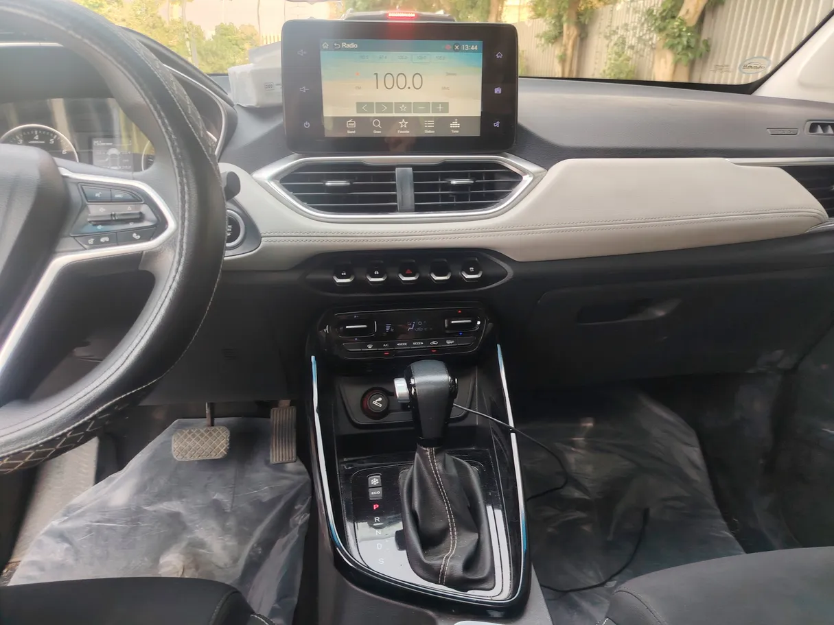 Car image 21