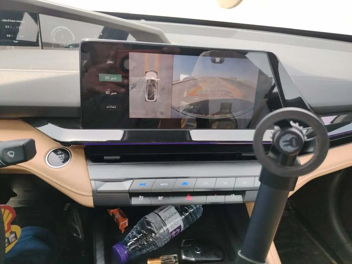 Car image 24