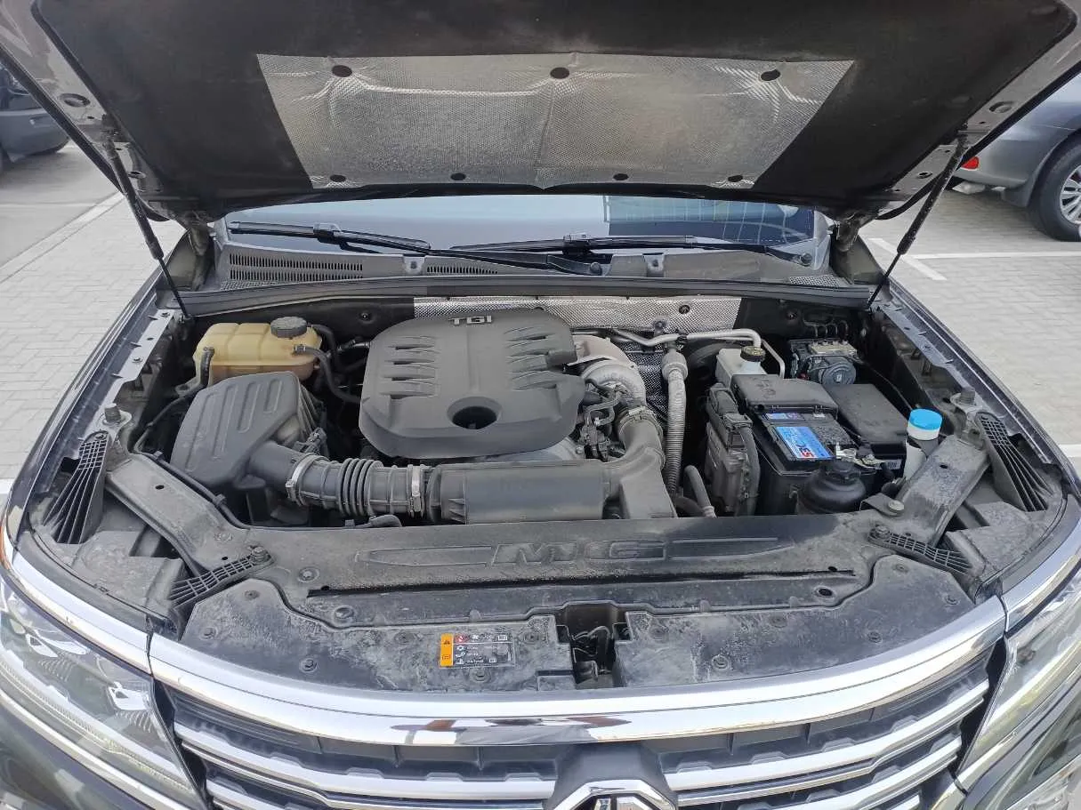 Car image 25