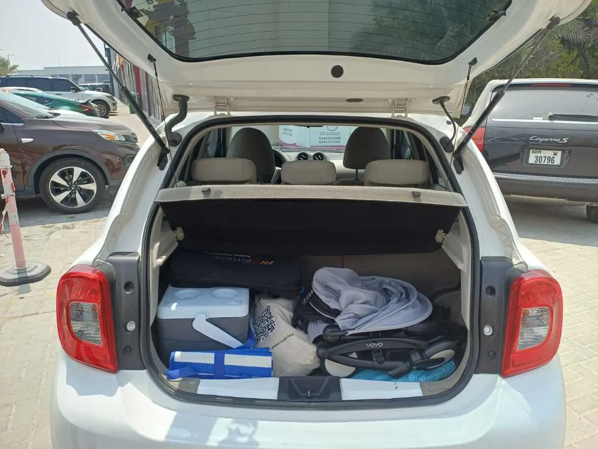 Car image 18