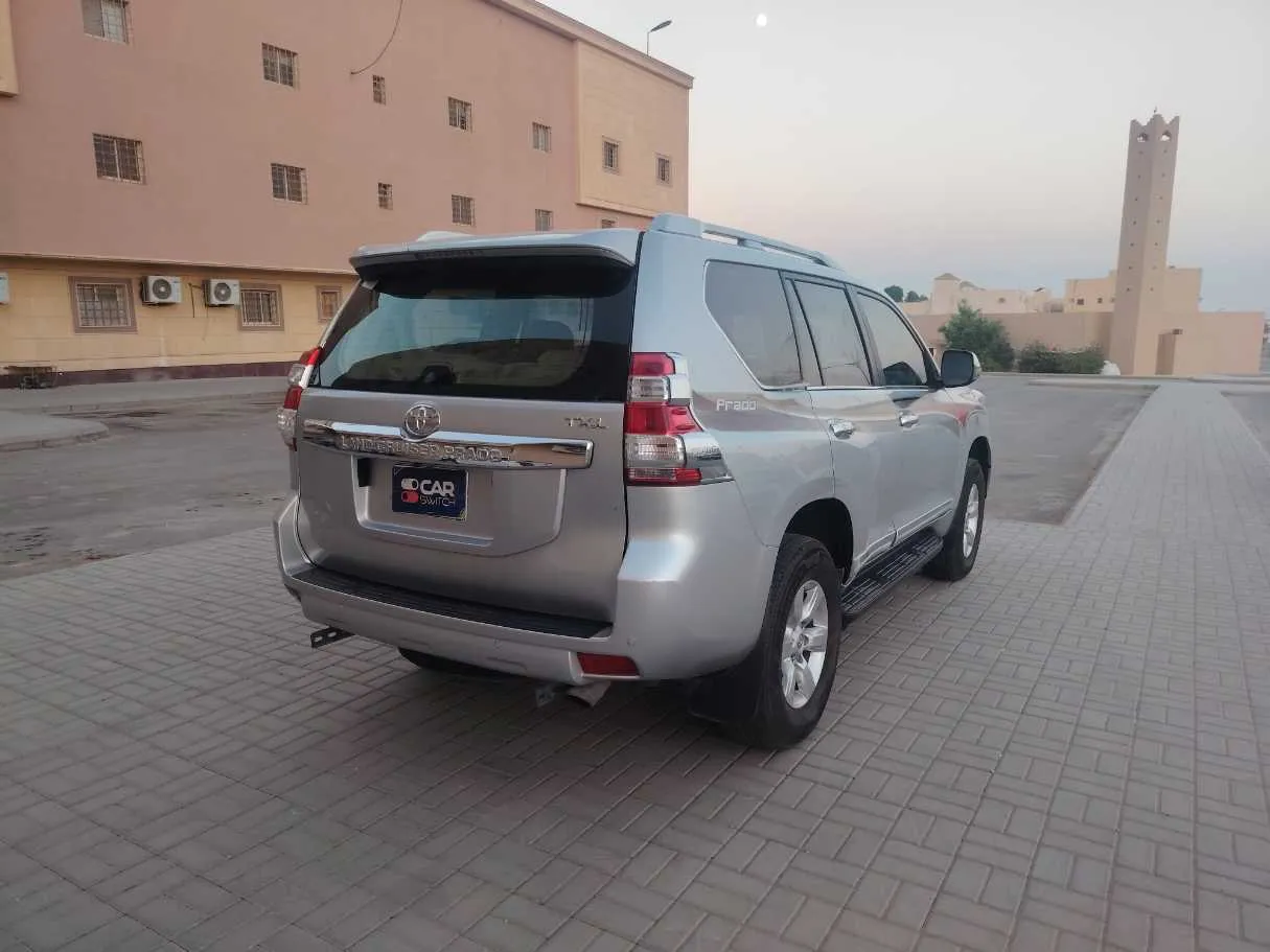 Car image 5