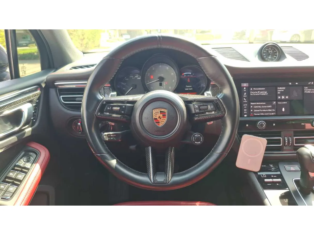 Car image 17