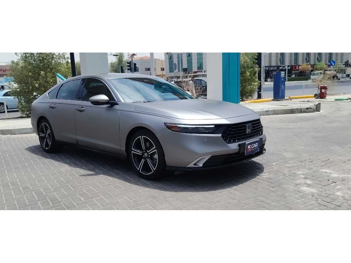 Car image 3