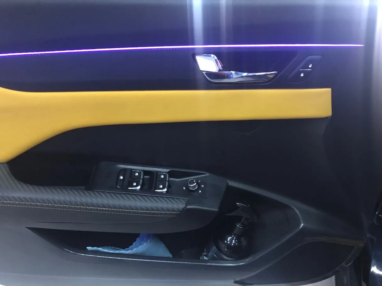Car image 22