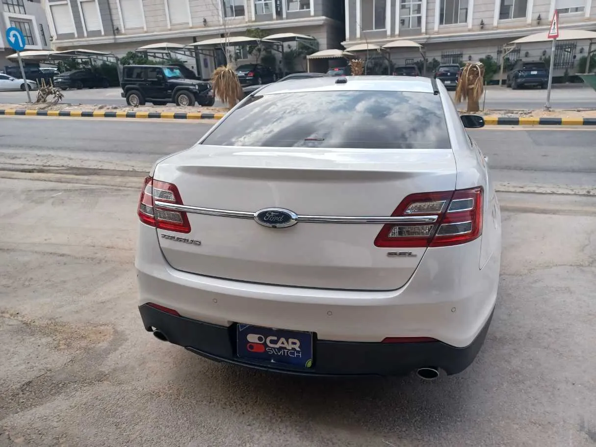 Car image 6