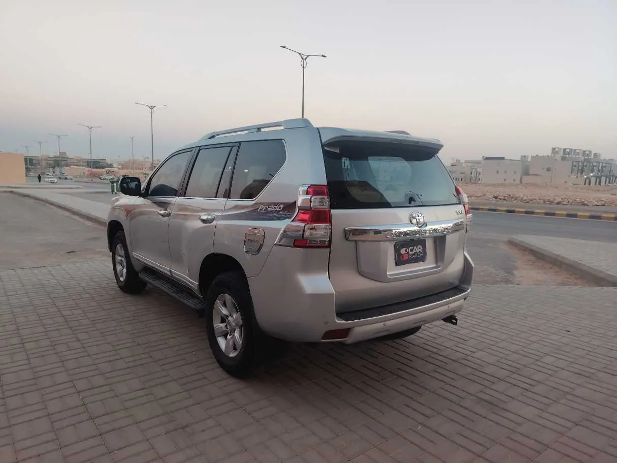 Car image 7