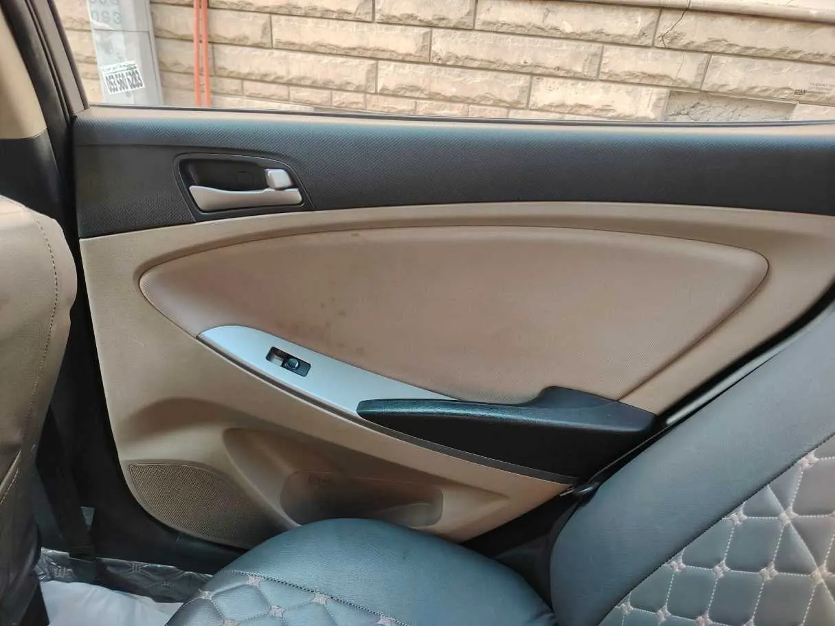 Car image 32