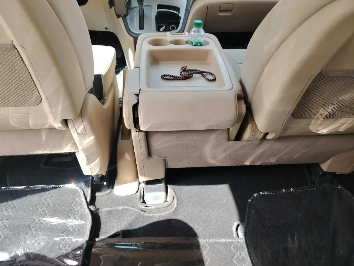 Car image 48