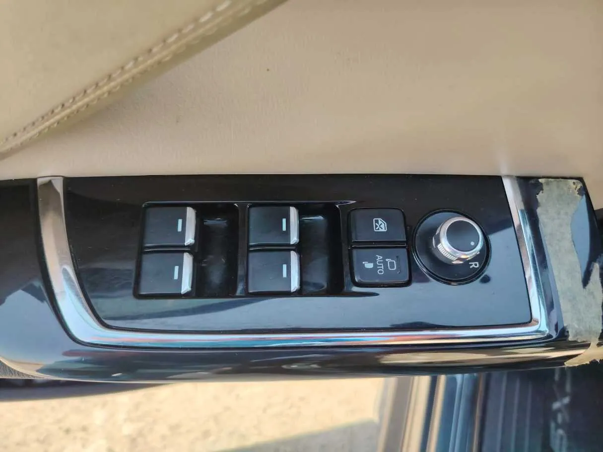 Car image 33