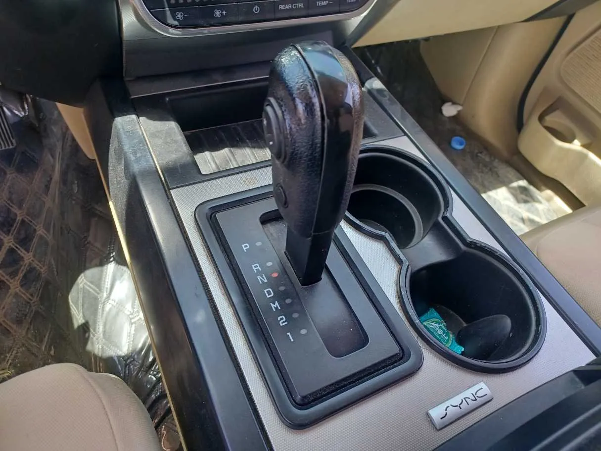 Car image 17