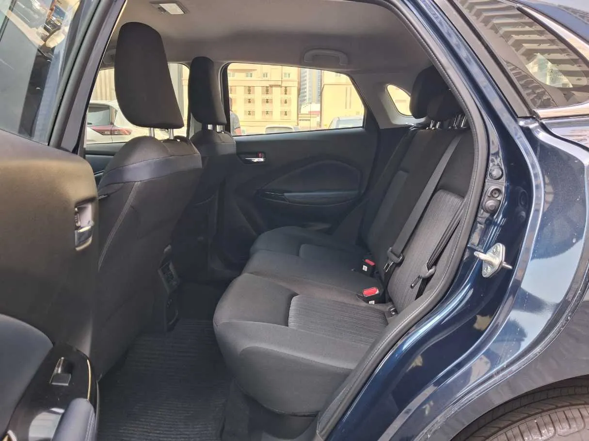 Car image 13